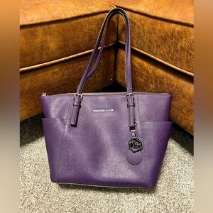 Michael Kors - Charlotte Large Saffiano Leather Top-Zip Tote Bag